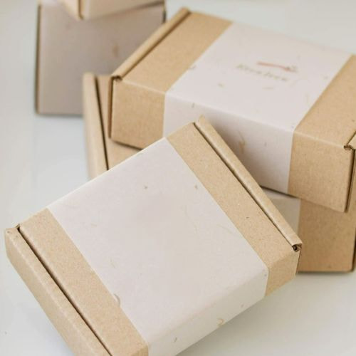 Hộp carton nắp gài 25x15x10cm, 3 lớp, sóng E, mặt nâu đáy mộc