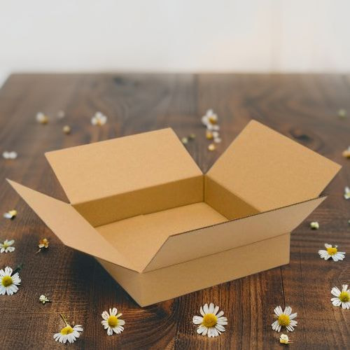 Hộp carton 25x25x5cm nắp đối, 3 lớp, sóng B, mặt nâu đáy mộc