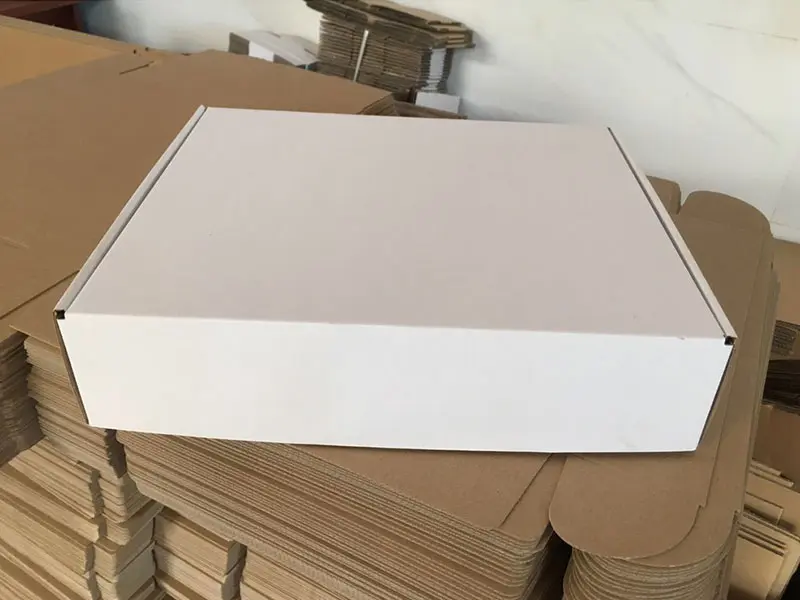 hộp nắp gài là gì? hộp nắp gập, hộp carton nắp gập, hộp giấy nắp gập
