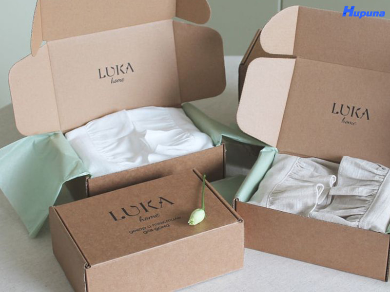 Hupuna là xưởng sản xuất hộp gài kraft đựng quần áo chất lượng