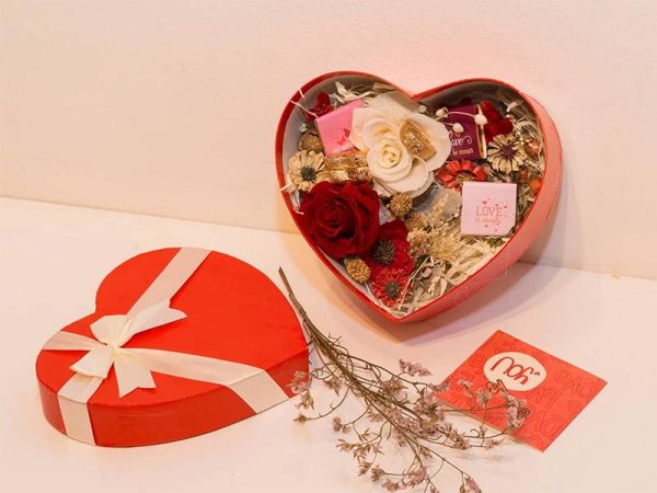 Hộp quà Valentine, hộp đựng quà Valentine, hộp carton đựng quà Valentine, hộp giấy đựng quà Valentine, hộp in offset đựng quà Valentine