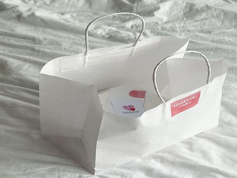Thông tin sản phẩm túi giấy màu trắng 35x13x29.5 cm
