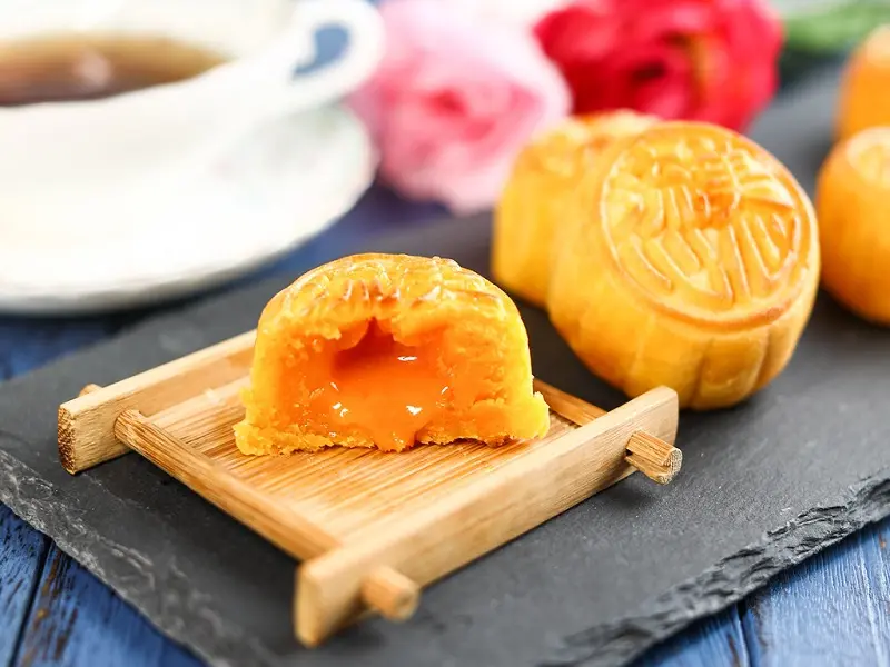 bánh trung thu lava, lava trứng muối, bánh trung thu lava trứng chảy