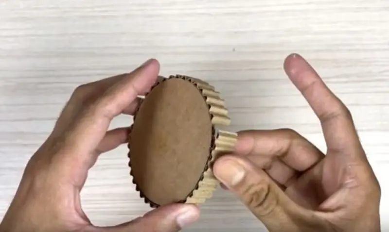 Cách làm hộp đựng bút bằng bìa carton, học tập làm hộp đựng bút bằng bìa carton