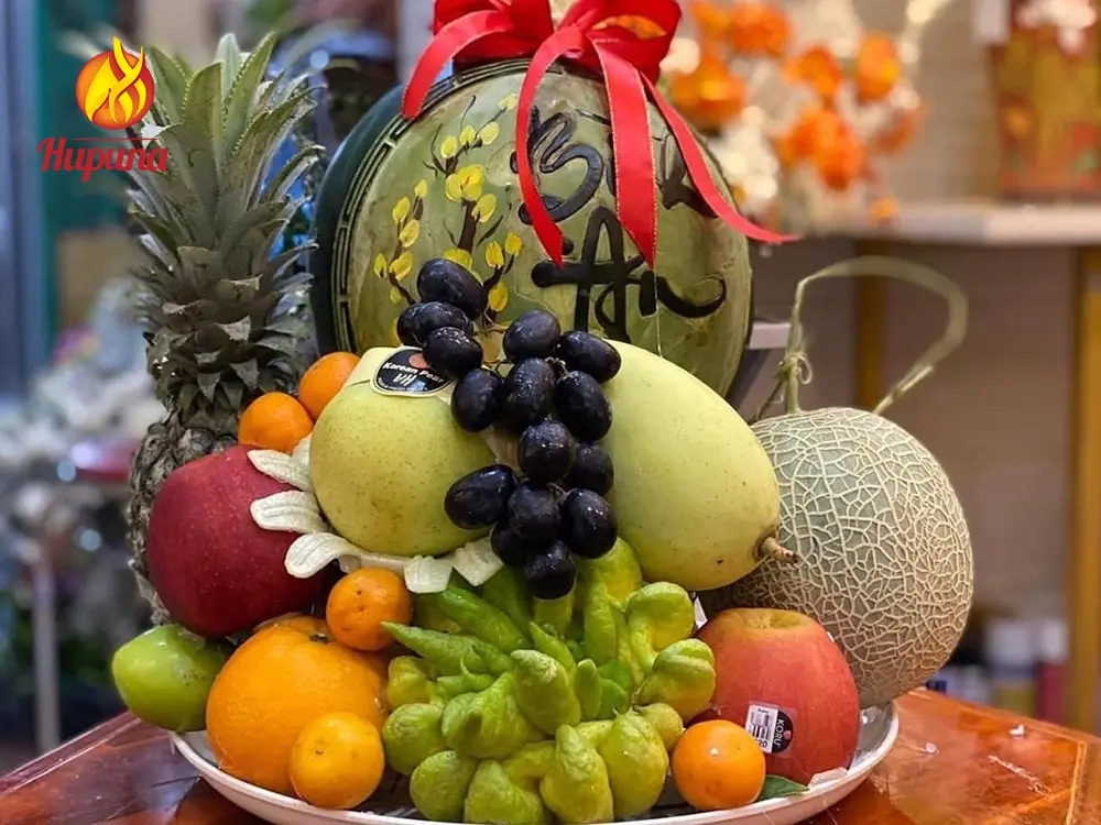 tập quán ngày tết, đoàn tụ bên gia đình, cúng ông Công, ông Táo, gói bánh chưng, bánh tét, chơi hoa dịp Tết, bày mâm ngũ quả