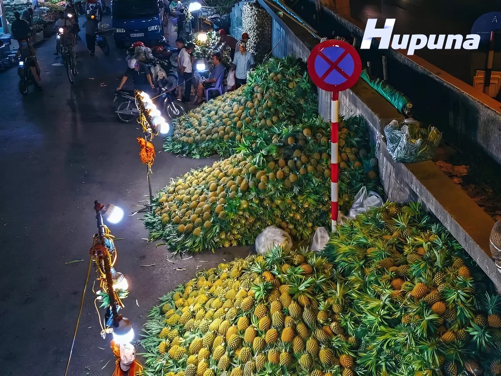 Chợ nông sản Long Biên