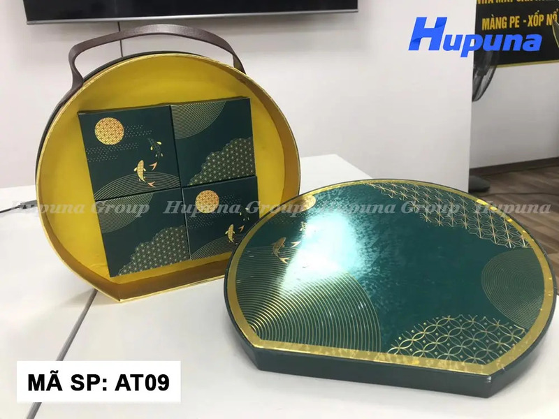 Khay cao su non bồi nhung mềm mại cố định 4 hộp con chắc chắn, giúp nâng tầm đẳng cấp quà tặng.