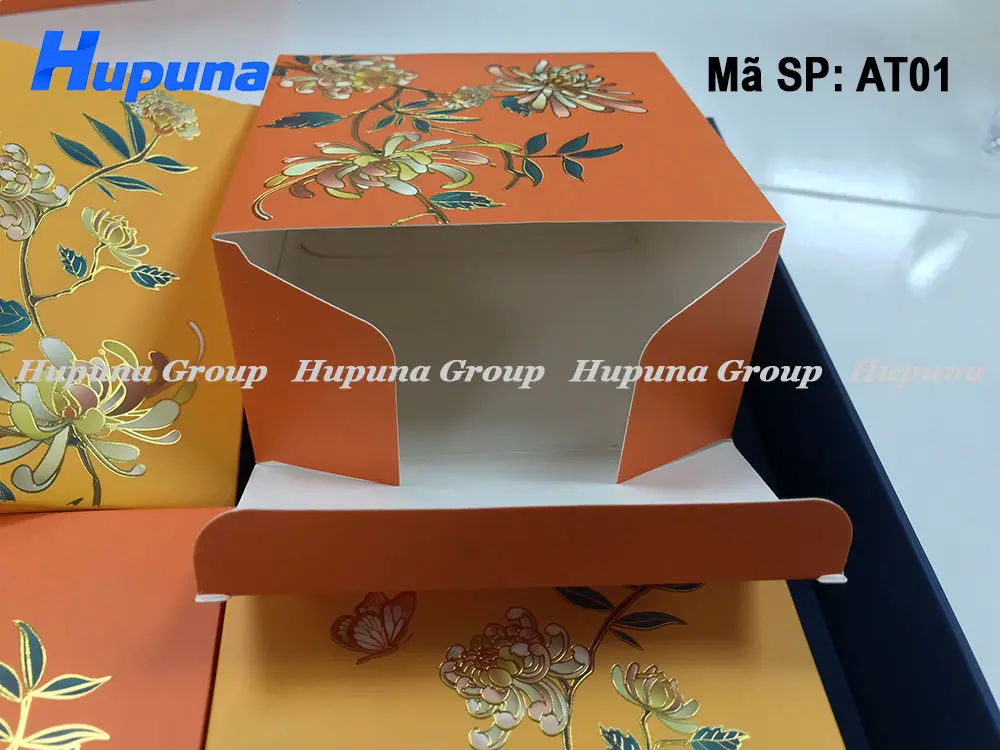 hop-dung-banh-trung-thu-bach-hoa-uyen-nguyet-at01-26