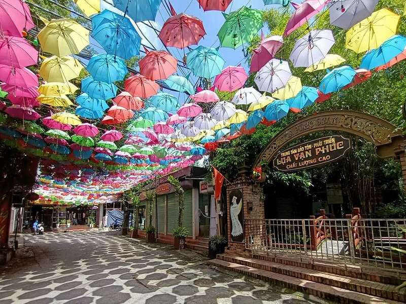 Làng lụa Vạn Phúc