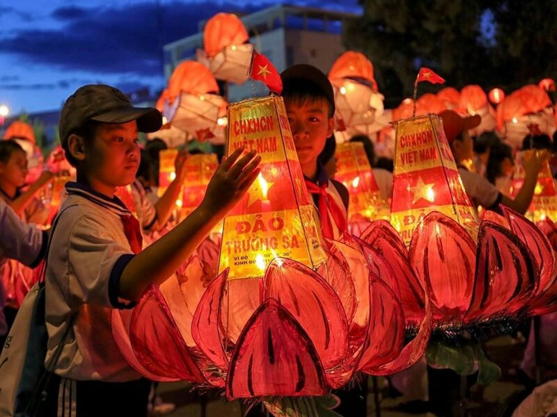 Rước đèn Trung thu là gì