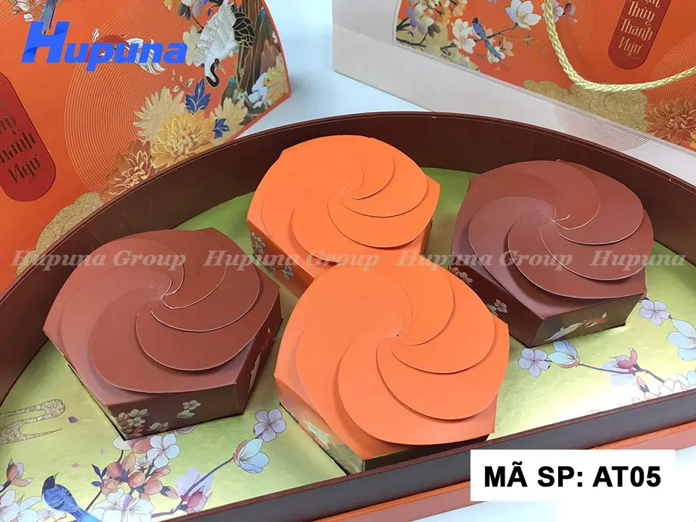 hop-dung-banh-trung-thu-van-thuy-thanh-ngu-at05-30