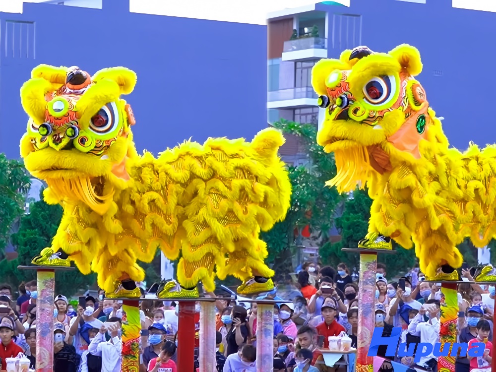 Múa lân Trung thu trên Mai hoa thung