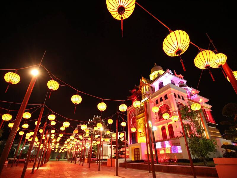Phố đèn lồng Hùng Vương