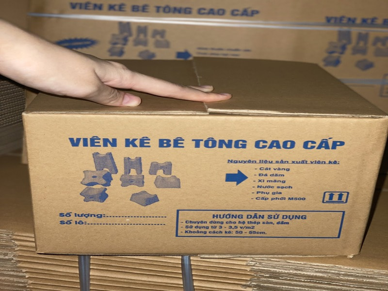Thùng carton 3 lớp in flexo đựng con kê bê tông
