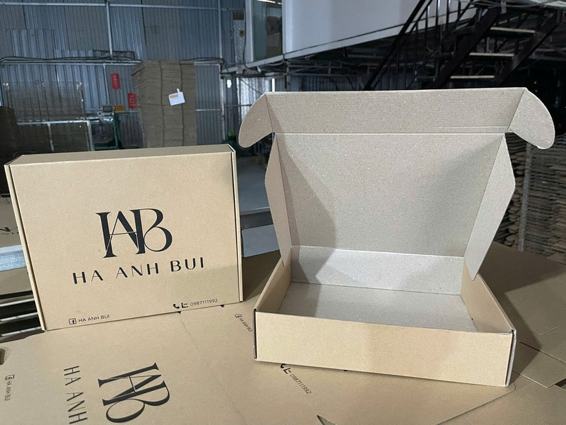 Hộp đựng quần áo thương hiệu Ha Anh Bui