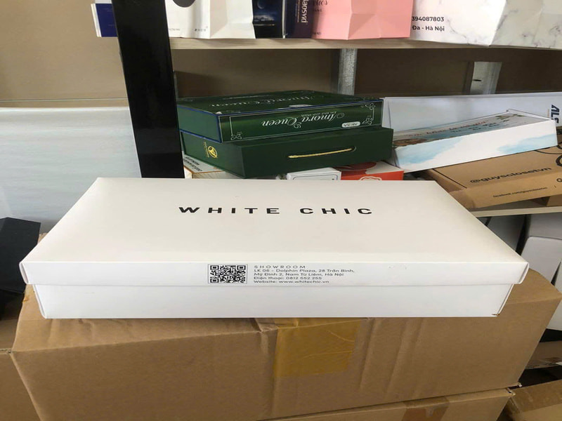 Hộp đựng quần áo thương hiệu White chic