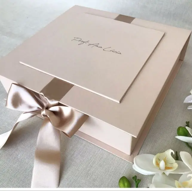 In bao bì carton quần áo chất lượng cho doanh nghiệp