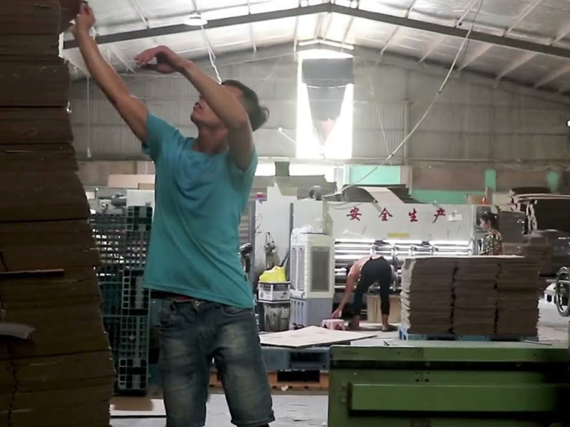 Các bước sản xuất thùng giấy carton chống thấm