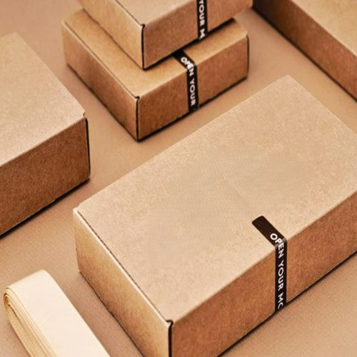 Hộp carton 10x6x4cm nắp gài 3 lớp