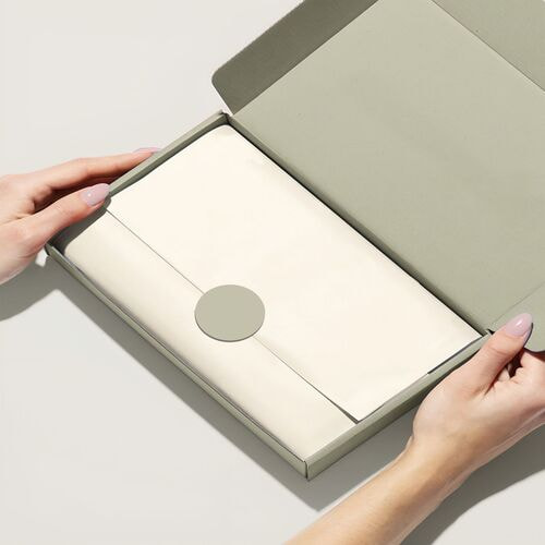 Hộp carton đựng quần áo