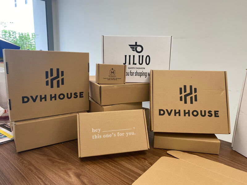 Phân loại các kiểu dáng hộp carton đựng quần áo