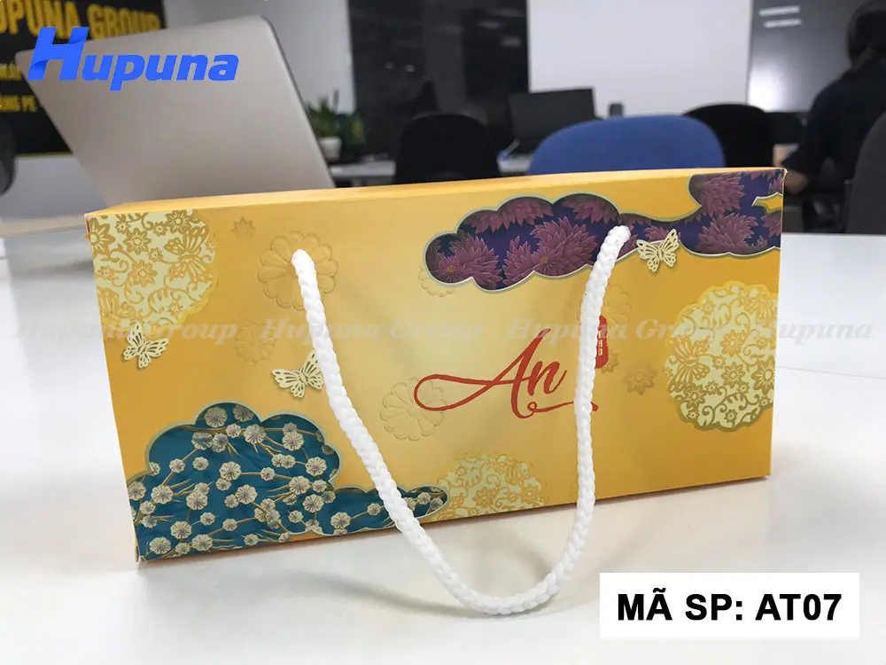 Hộp đựng bánh trung thu ấn vàng