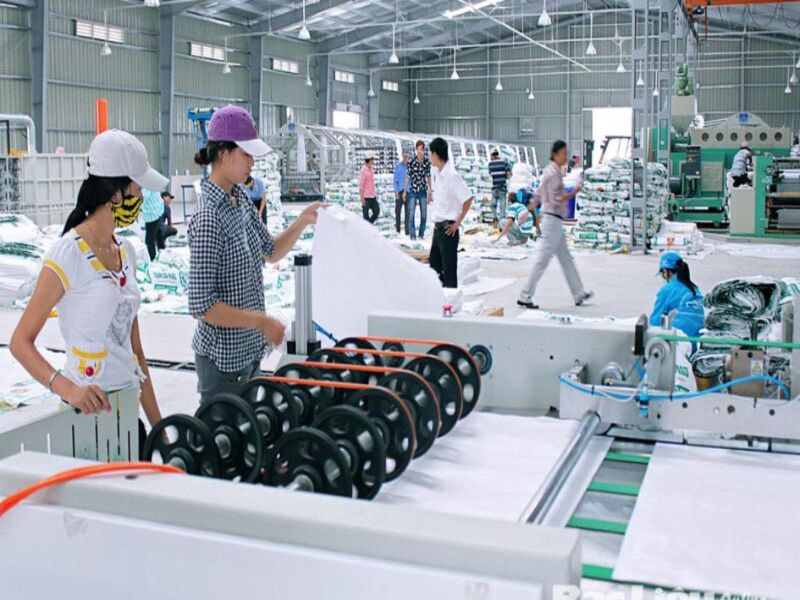 Quá trình sản xuất một mẫu bao bì nhựa chất lượng