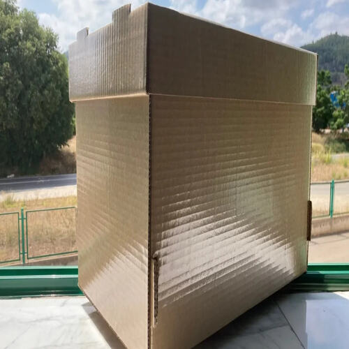 Hộp carton sóng cán màng nước