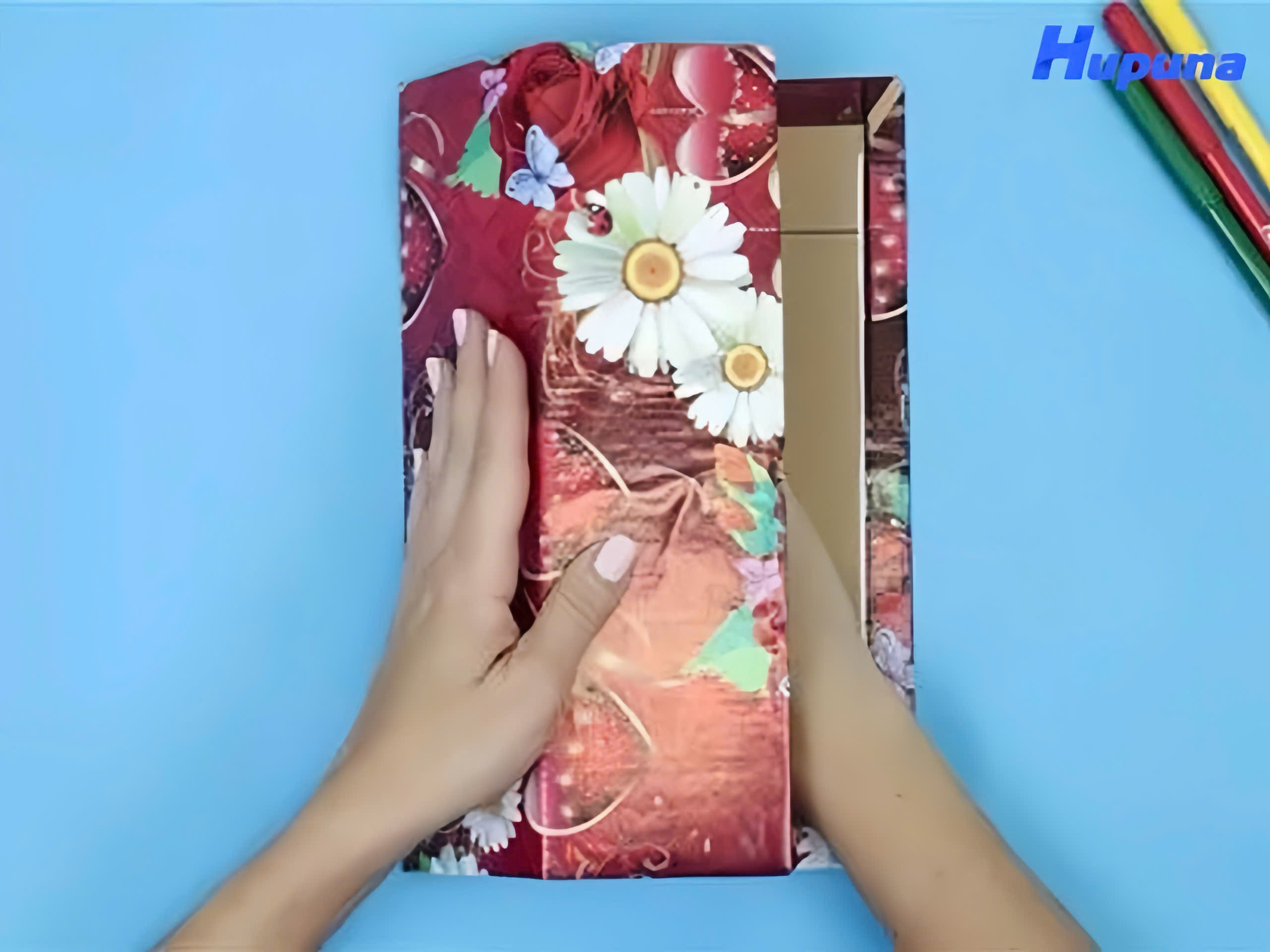 Tạo nếp gấp theo các đường đã kẻ