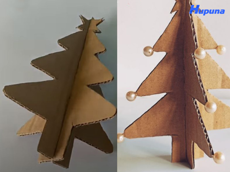 Làm cây thông Noel bằng bìa carton giúp tiết kiệm chi phí