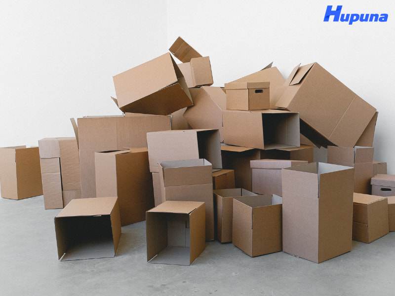 Xếp thùng carton sát tường nên dễ bị ẩm mốc