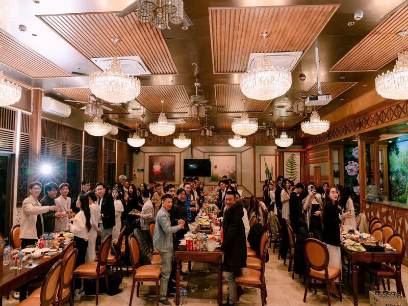 Nâng ly khai tiệc tất niên Hupuna Group