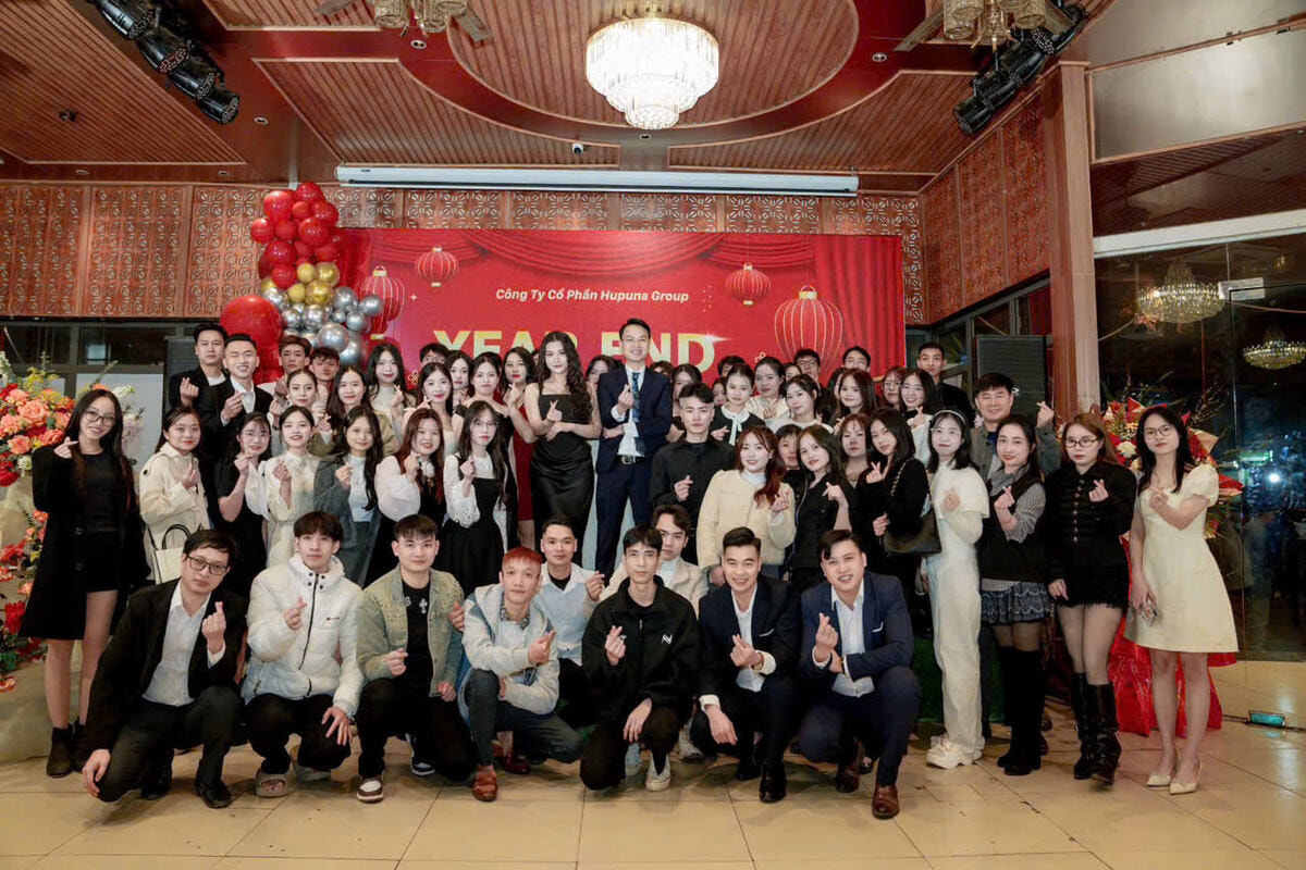 Tập thể cán bộ công nhân viên Hupuna Group