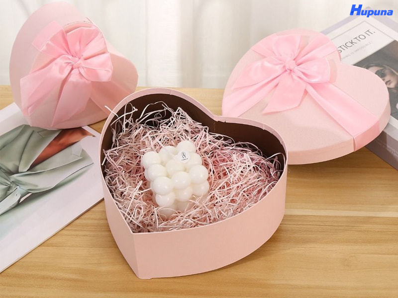 Hộp quà trái tim thắt nơ