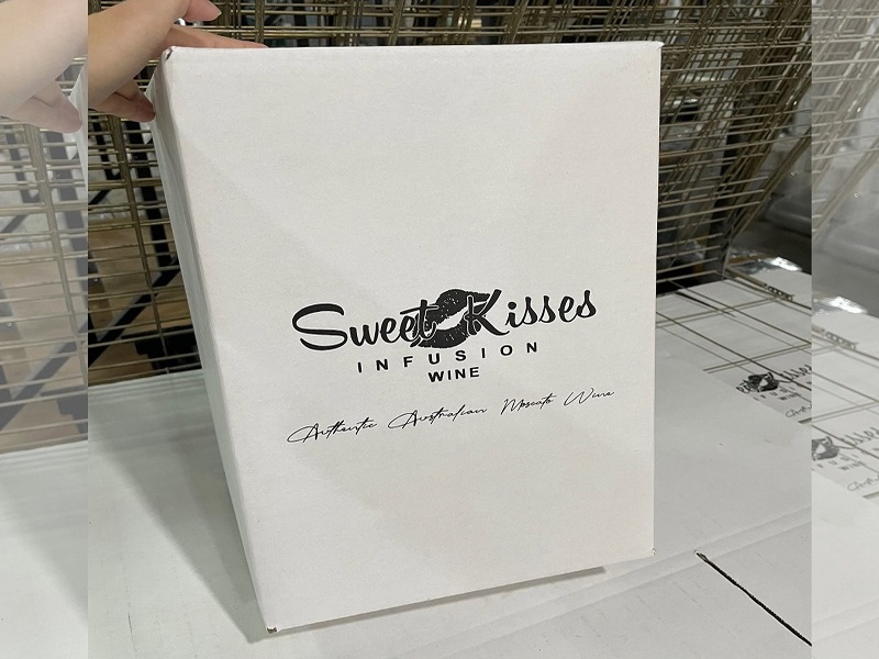 Thùng carton đựng rượu sweet kisses