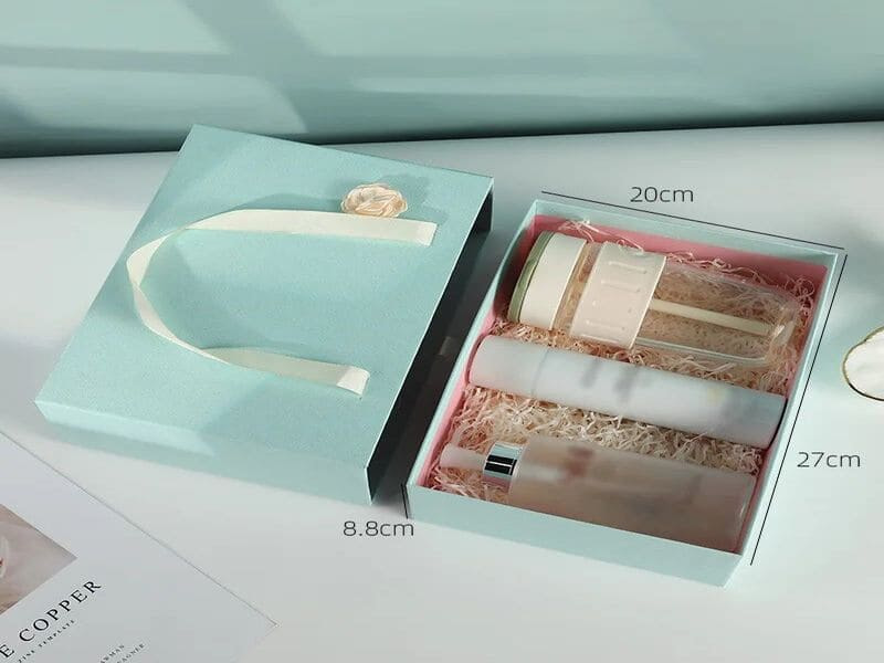 Hộp carton màu xanh min cho Tuổi Tân Mão 2011 mệnh Mộc