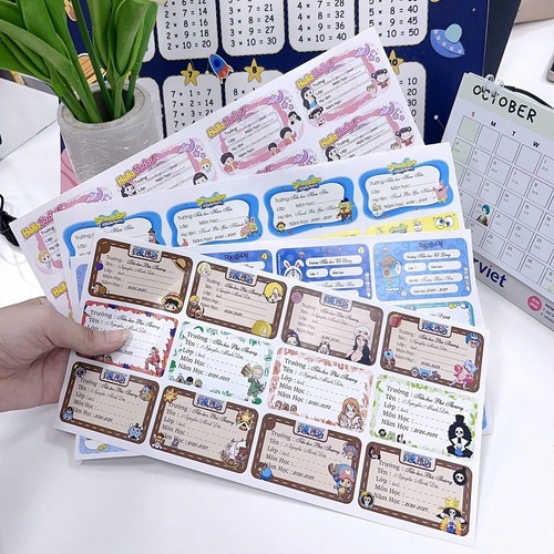 Nhãn vở hoạt hình in tên theo yêu cầu