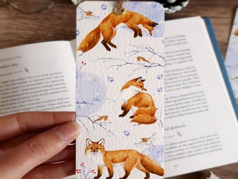 Bookmark bo góc tròn chất liệu giấy Mỹ Thuật vân-sần đóng o dê kim loại đục lỗ