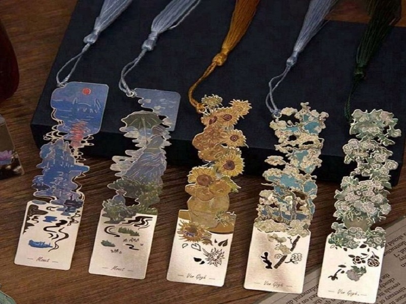 Chất liệu giấy dùng để in Bookmark