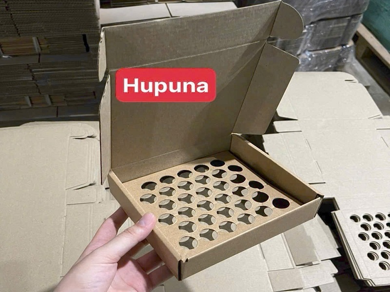 Hộp nắp gài kèm khay định hình đục lỗ cắm nụ trầm hương