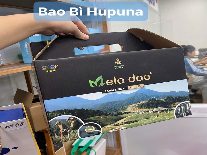 Hộp quai xách đáy chéo in offset thương hiệu Mela dao