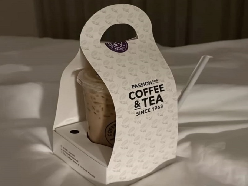 Mẫu quai xách đơn F&B phong cách tối giản.